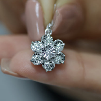 0.28 Ct Natural Diamond Iris Charm